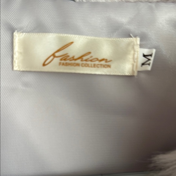 Faux Fox Fur Blush Color Vest with Plush Texture and Mid-Thigh Length - Picture 9 of 10